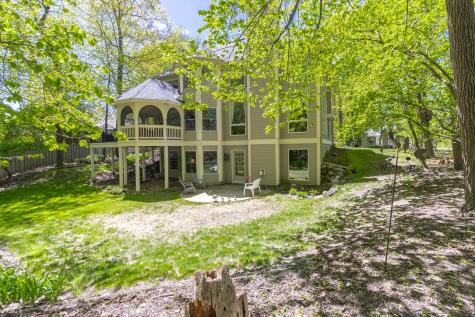 472 Vadnais Lake Drive Vadnais Heights MN 55127