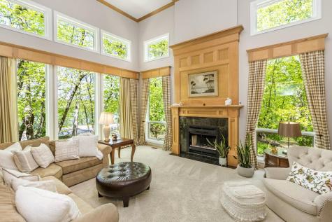 472 Vadnais Lake Drive Vadnais Heights MN 55127