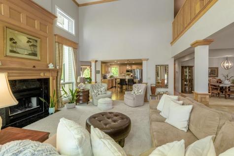 472 Vadnais Lake Drive Vadnais Heights MN 55127