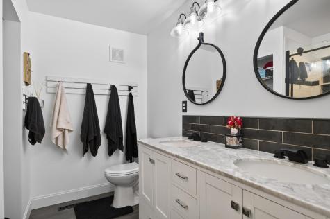 4372 Victor Path Hugo MN 55038