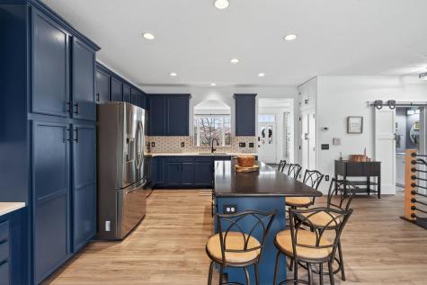 4372 Victor Path Hugo MN 55038