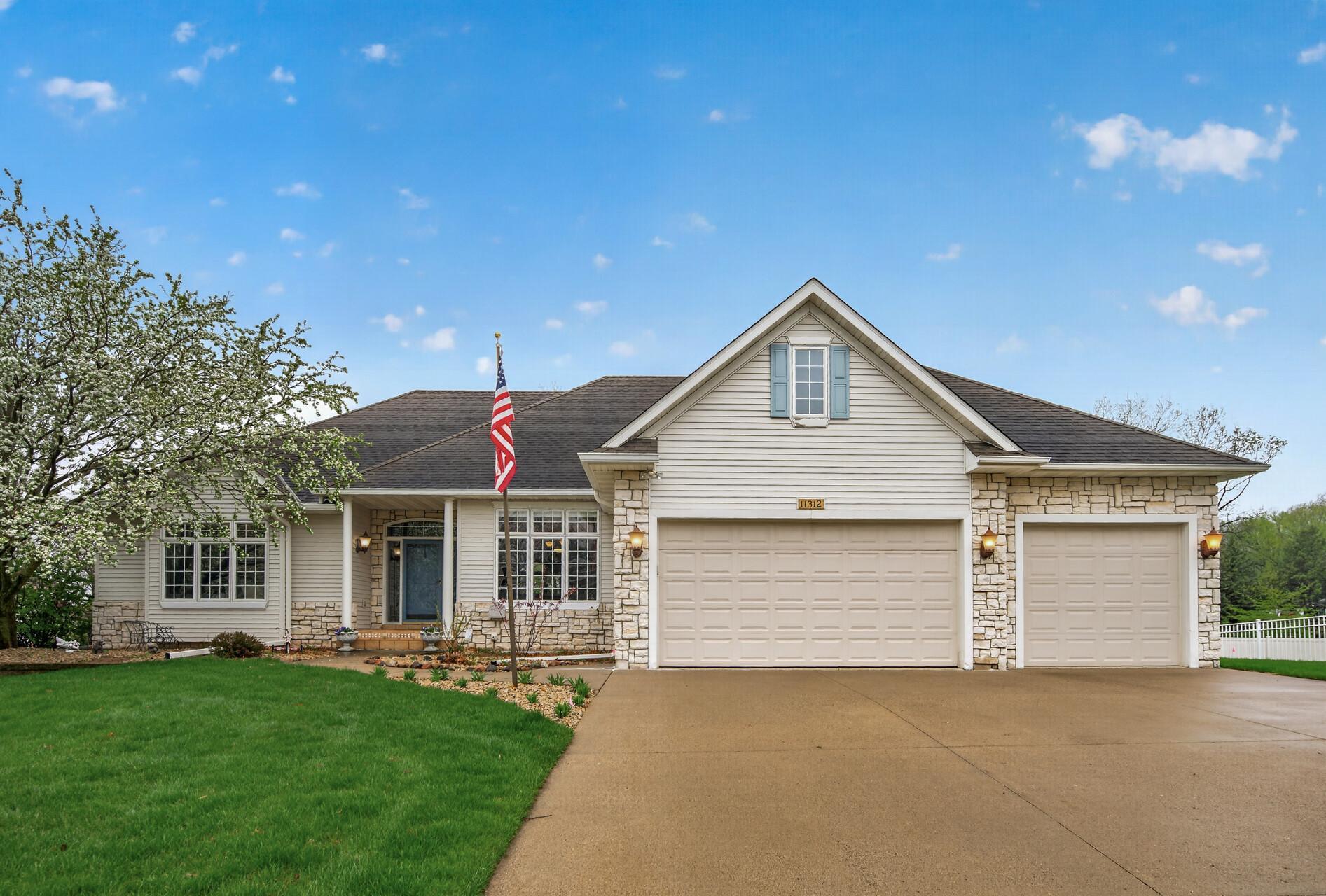 11312 Kenworth Lane Lakeville MN 55044