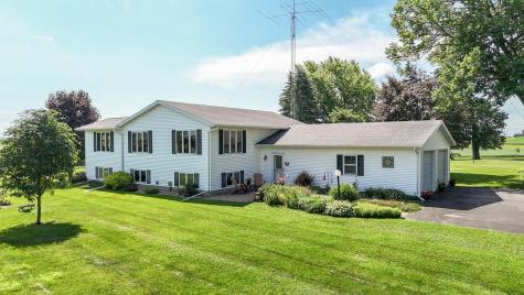 23781 County Road 10 Wabasha MN 55981