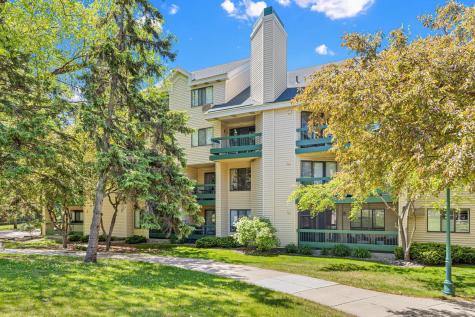 7631 Edinborough Way Edina MN 55435