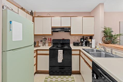 7631 Edinborough Way Edina MN 55435