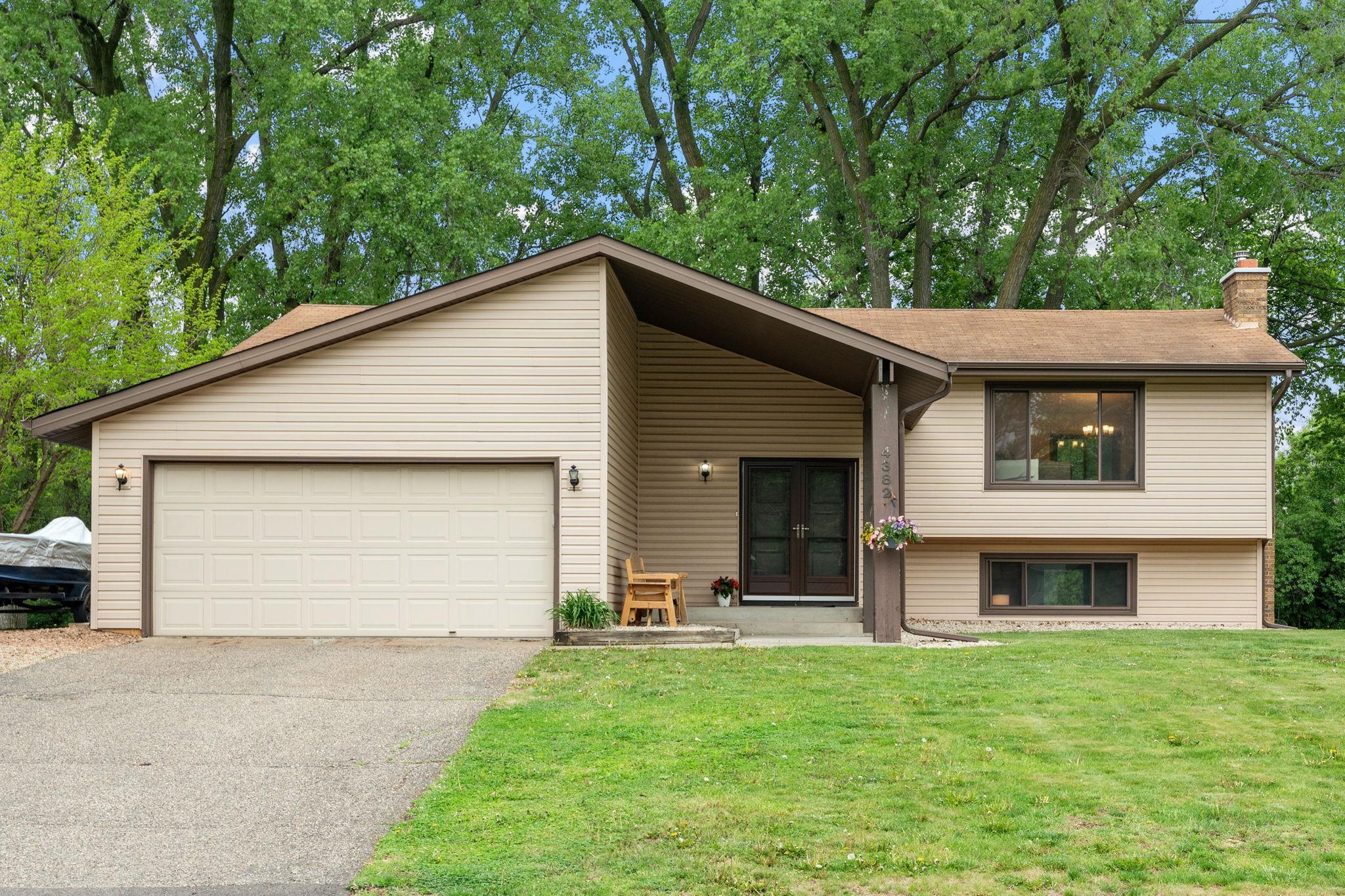 4382 Metcalf Drive Eagan MN 55122