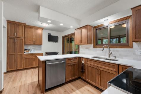 4382 Metcalf Drive Eagan MN 55122
