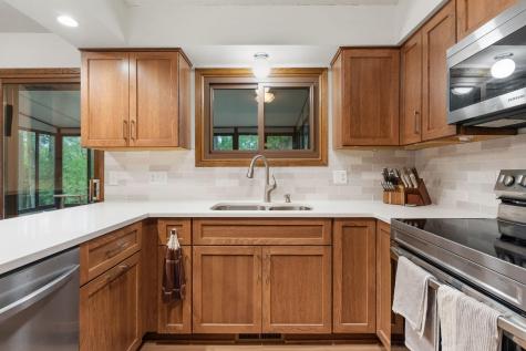 4382 Metcalf Drive Eagan MN 55122
