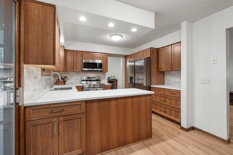 4382 Metcalf Drive Eagan MN 55122