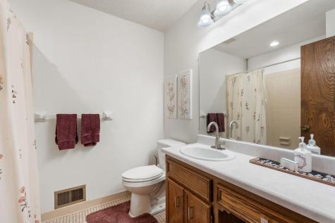 4382 Metcalf Drive Eagan MN 55122