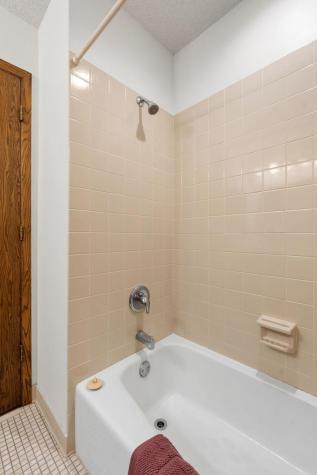 4382 Metcalf Drive Eagan MN 55122