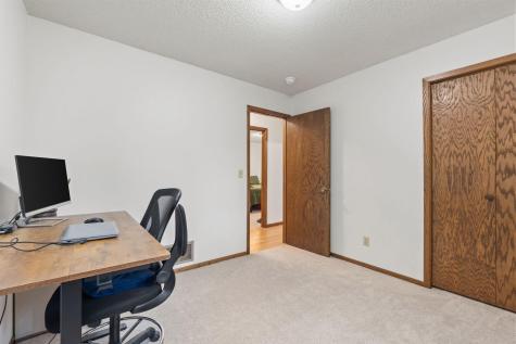 4382 Metcalf Drive Eagan MN 55122