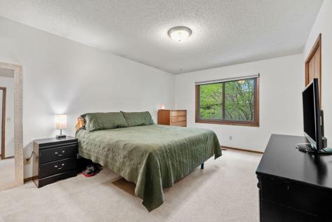 4382 Metcalf Drive Eagan MN 55122