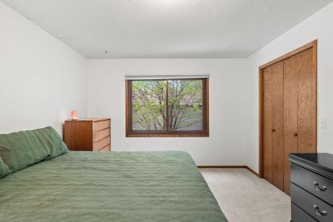 4382 Metcalf Drive Eagan MN 55122