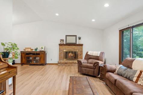 4382 Metcalf Drive Eagan MN 55122