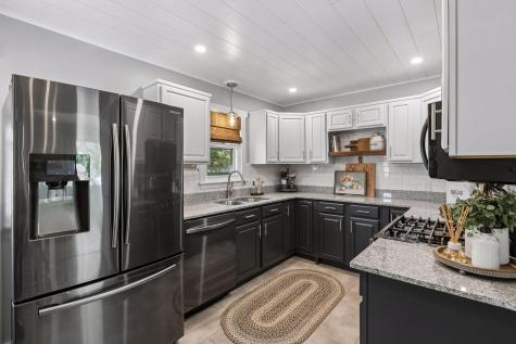 2048 Villard Avenue Saint Paul MN 55116