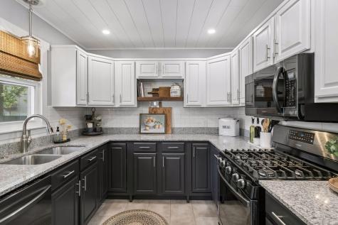 2048 Villard Avenue Saint Paul MN 55116