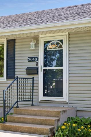 2048 Villard Avenue Saint Paul MN 55116