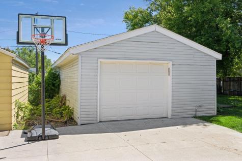 2048 Villard Avenue Saint Paul MN 55116