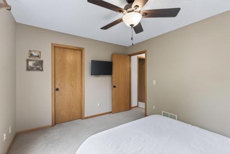 7854 Isleton Avenue S Cottage Grove MN 55016