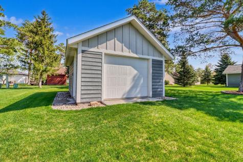 906 Lake Forest Circle Detroit Lakes MN 56501