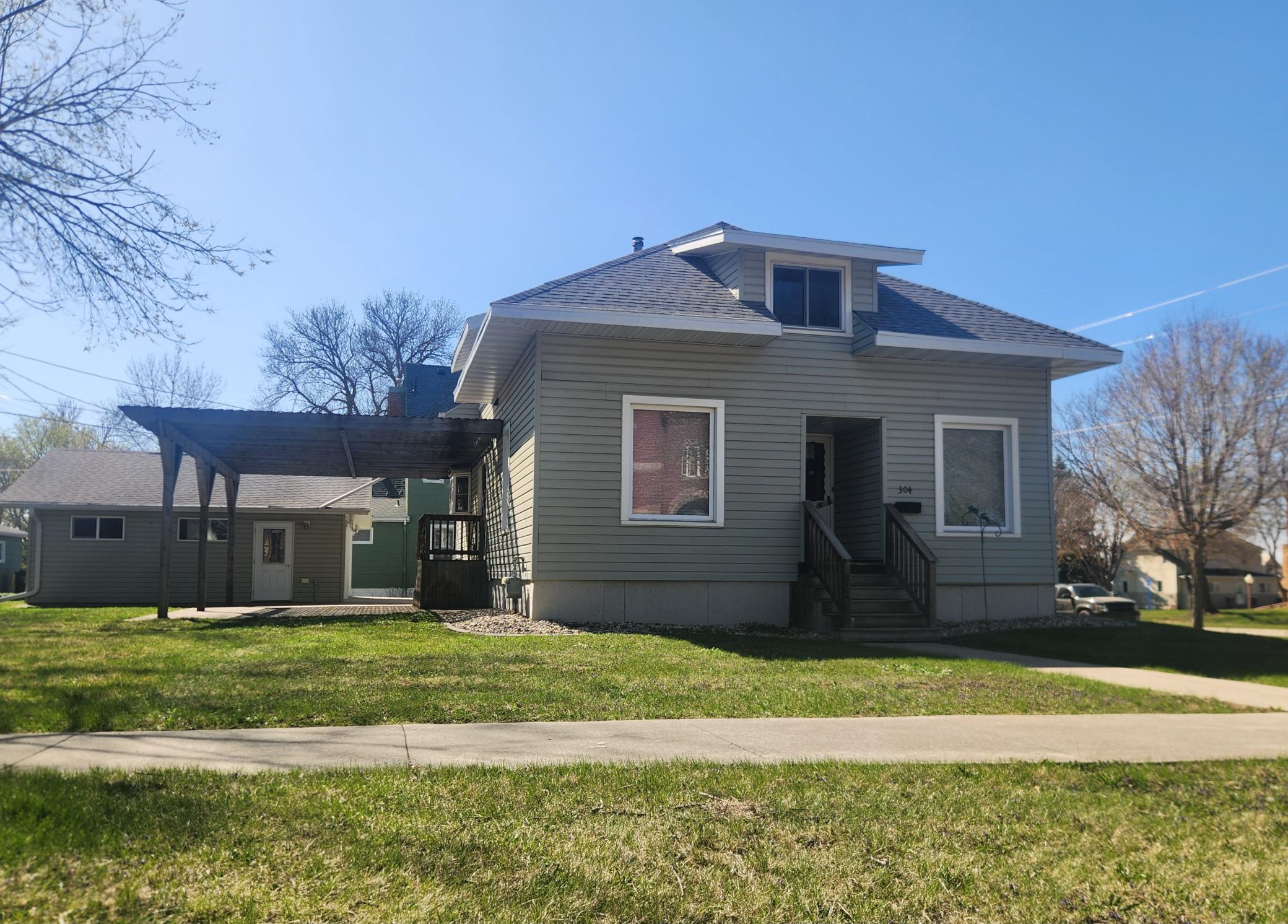 304 2nd Avenue SE Pipestone MN 56164