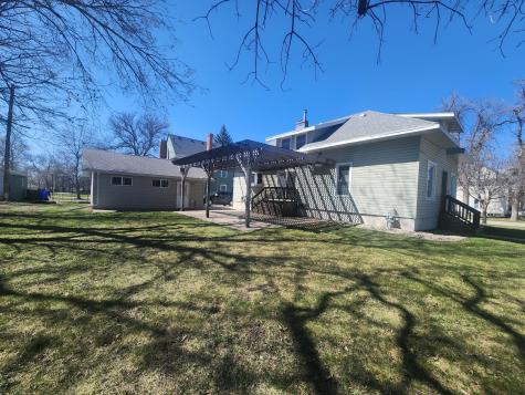 304 2nd Avenue SE Pipestone MN 56164