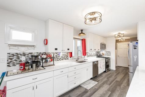 207 4th Avenue SE Hillsboro ND 58045