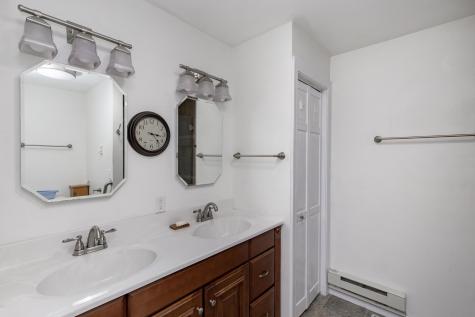 207 4th Avenue SE Hillsboro ND 58045