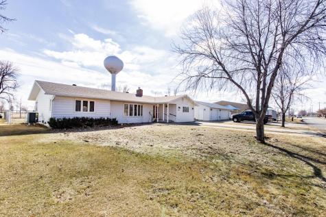 207 4th Avenue SE Hillsboro ND 58045
