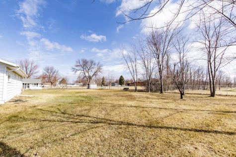 207 4th Avenue SE Hillsboro ND 58045