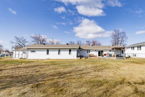 207 4th Avenue SE Hillsboro ND 58045