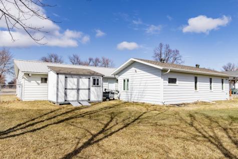 207 4th Avenue SE Hillsboro ND 58045
