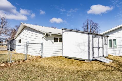 207 4th Avenue SE Hillsboro ND 58045