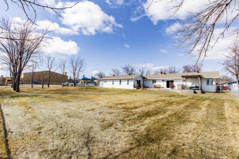 207 4th Avenue SE Hillsboro ND 58045