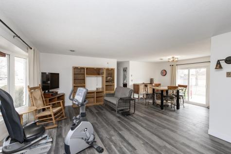 207 4th Avenue SE Hillsboro ND 58045