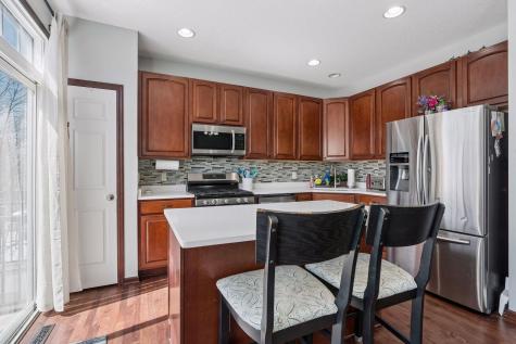 1354 Savanna Drive Shakopee MN 55379