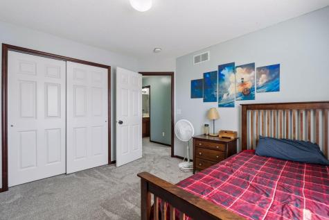 1354 Savanna Drive Shakopee MN 55379