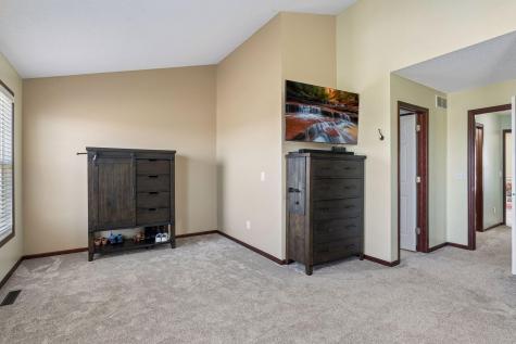 1354 Savanna Drive Shakopee MN 55379