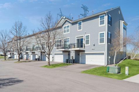 1354 Savanna Drive Shakopee MN 55379