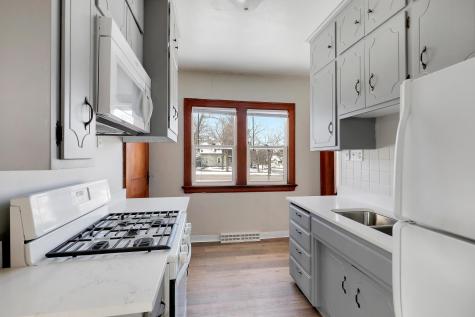 1302 Reaney Avenue Saint Paul MN 55106
