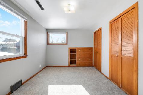1302 Reaney Avenue Saint Paul MN 55106