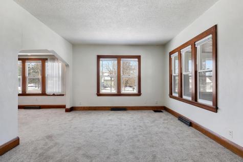 1302 Reaney Avenue Saint Paul MN 55106