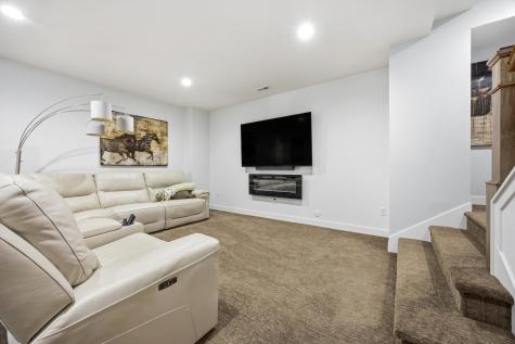 4944 Avery Lane S Fargo ND 58104