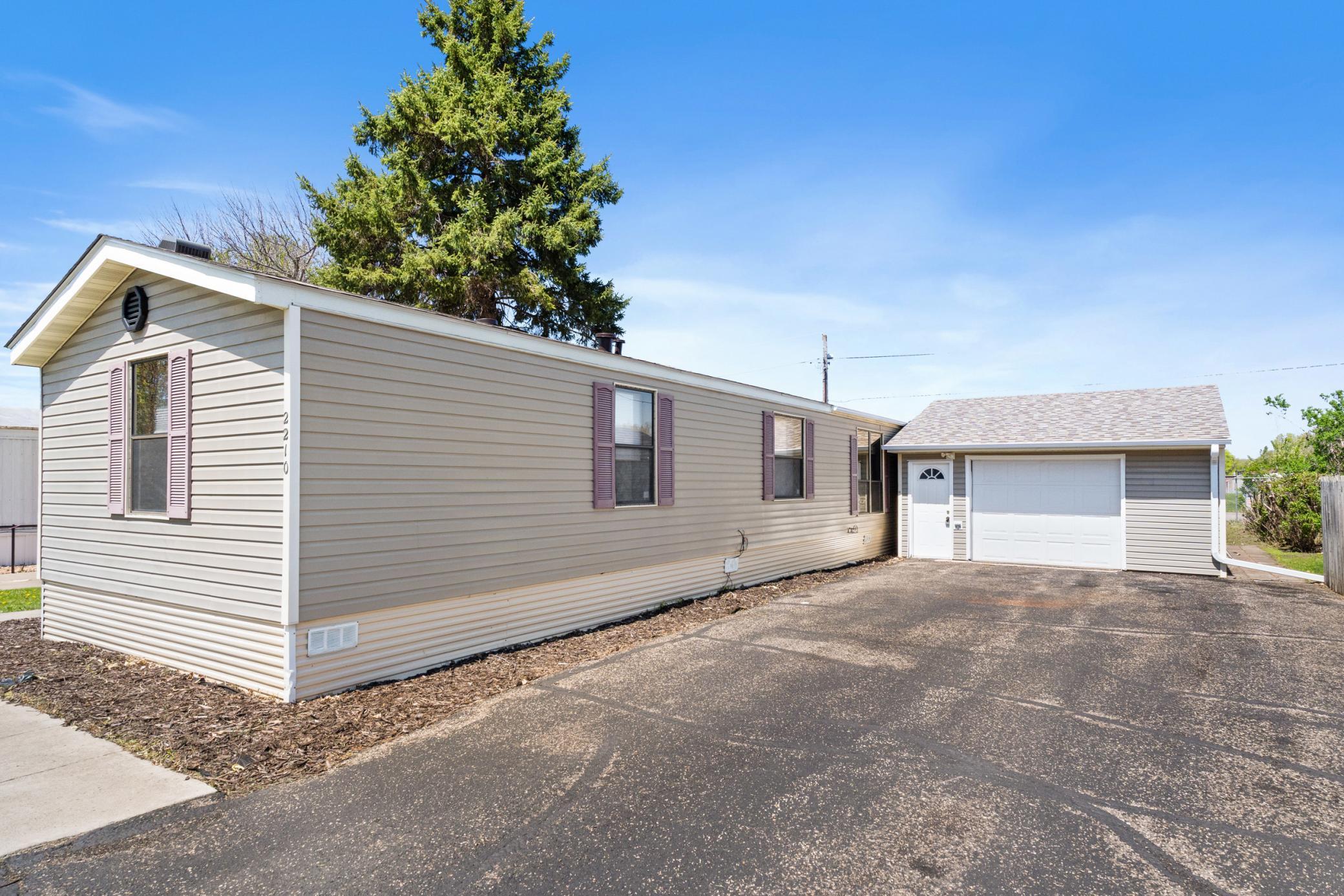 2210 Sundet Lane Faribault MN 55021