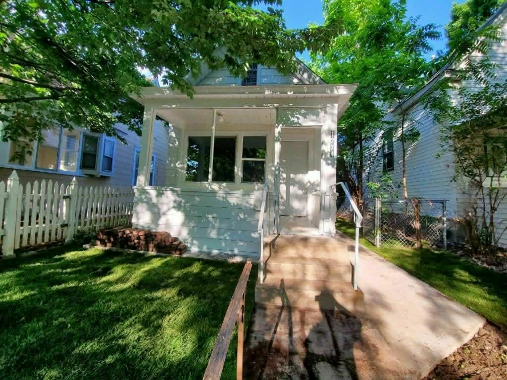1274 Edgerton Street Saint Paul MN 55130