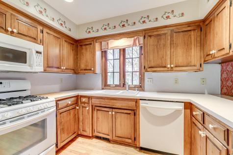 1721 Rhode Island Avenue N Golden Valley MN 55427
