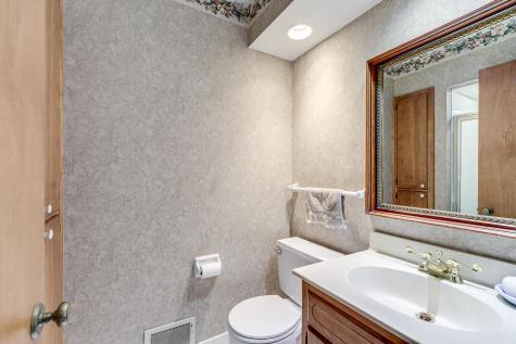 1721 Rhode Island Avenue N Golden Valley MN 55427