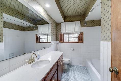 1721 Rhode Island Avenue N Golden Valley MN 55427