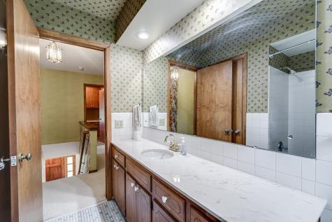 1721 Rhode Island Avenue N Golden Valley MN 55427
